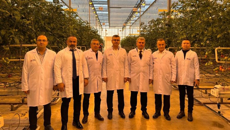 Canbey ve Alkan Balıkesir'in Muz Serasında