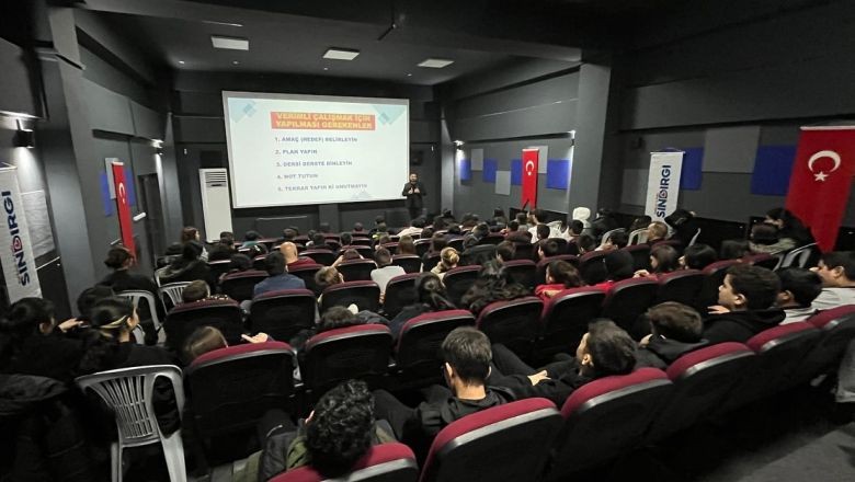 Sındırgı’da Öğrencilere Yapay Zeka Eğitimi