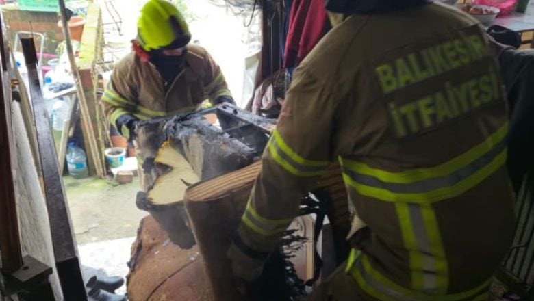 Balıkesir’de Mutfakta Başlayan Yangın Evi Küle Çevirdi