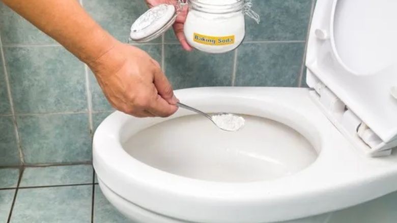 Çamaşır Suyuna Son! Kireci Anında Söküyor