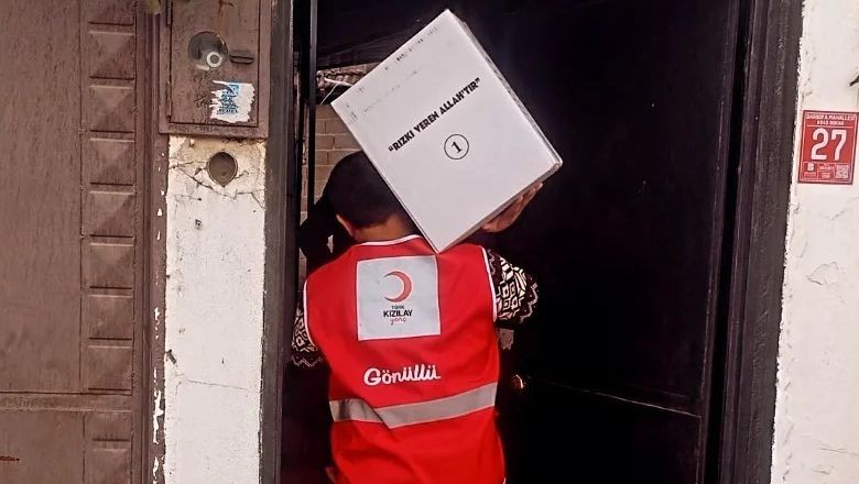 Kızılay Yağmur Çamur Dinlemiyor