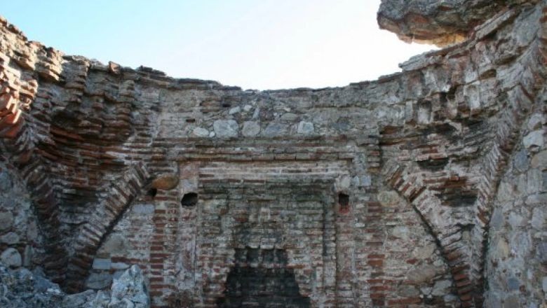 Manyas'ın Kale Harabelerindeki Gizemli Yazıt