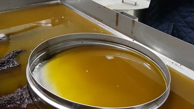 Ayvalık’ta Popüler! Zeytin Sütü Nedir?