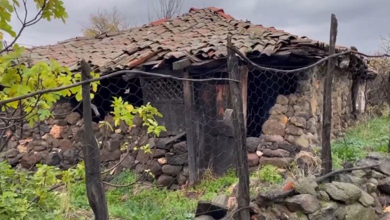 Balıkesir'de Bu Köye Kimse Girmiyor Herkes Kaçıyor
