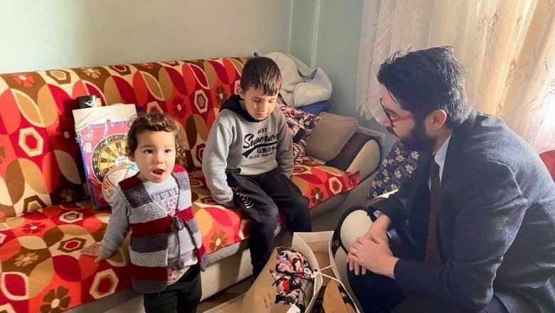 Başkan Şehirli’den Kazada Yaralanan Öğrencilere Yeni Yıl Hediyesi