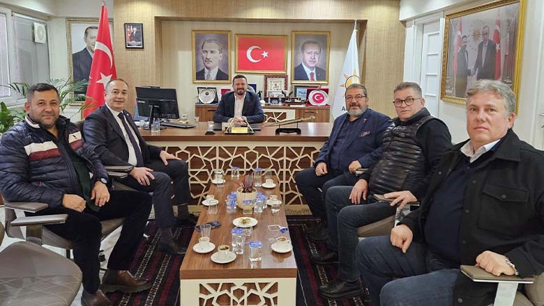 Balıkesirspor’dan AK Parti İl Başkanlığı’na Teşekkür Ziyareti Balıkesirspor’dan AK Parti İl Başkanlığı’na Teşekkür Ziyareti