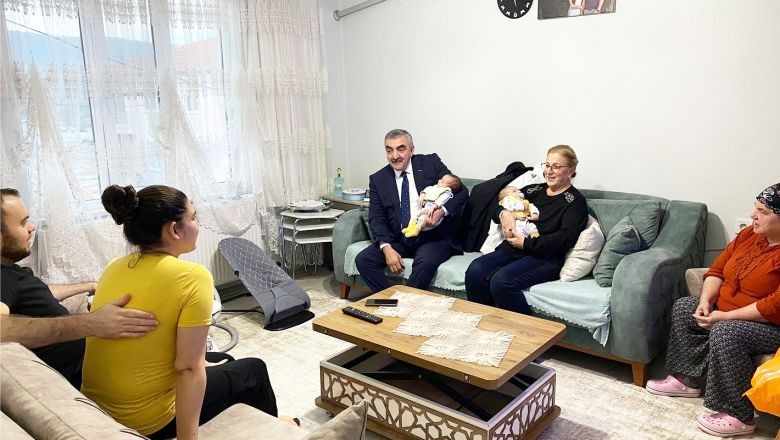 Başkan Gaga'dan İkiz Bebeklere Hoş Geldiniz Ziyareti