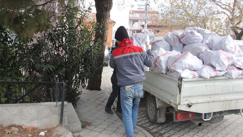 Burhaniye Belediyesi, Yardımlarla Hayatlara Dokunuyor! Burhaniye Belediyesi, Yardımlarla Hayatlara Dokunuyor!