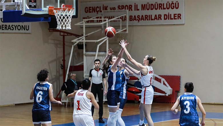 Burhaniye Belediyespor'dan Farklı Galibiyet Burhaniye Belediyespor'dan Farklı Galibiyet