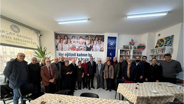 CHP Balıkesir İl Başkanlığı'ndan ÇYDD'ye Ziyaret CHP Balıkesir İl Başkanlığı'ndan ÇYDD'ye Ziyaret