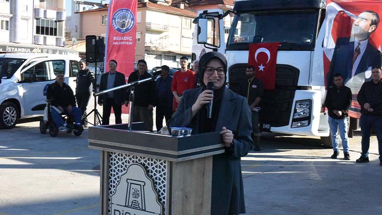 Uygur “AK Parti Belediyecilikte Beceri Mührüdür” Uygur “AK Parti Belediyecilikte Beceri Mührüdür”