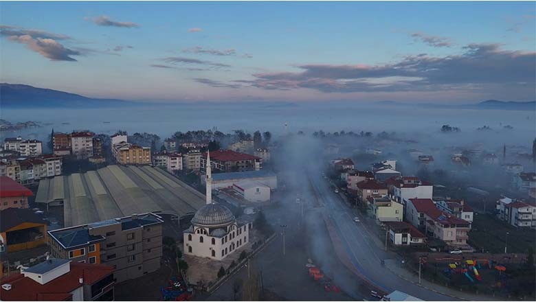 Yoğun Sis Sındırgı’yı Kapladı