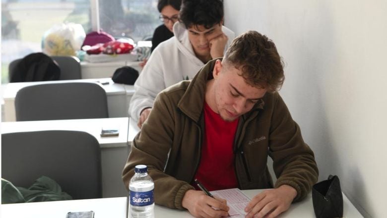 Altıeylül’den Gençlere Sınav Desteği