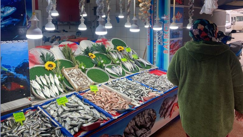 Jumbo Karides Tezgahı Süslüyor