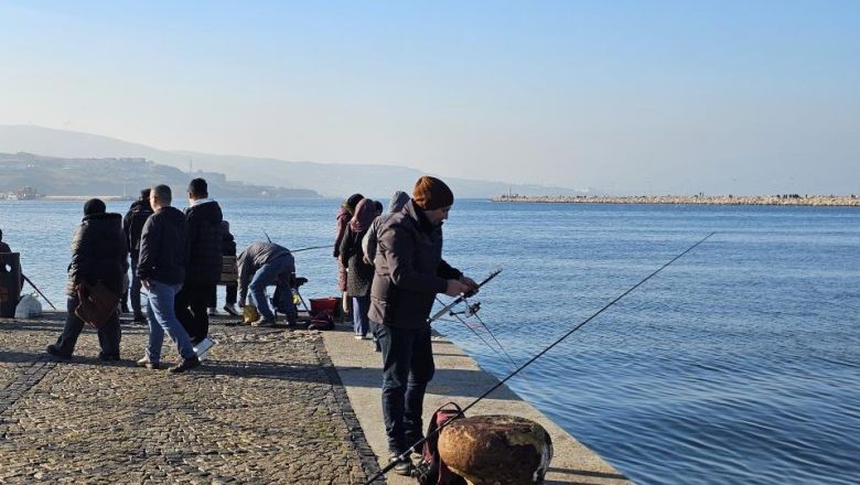 Bandırma'da Güneşli Havada Sahil Keyfi