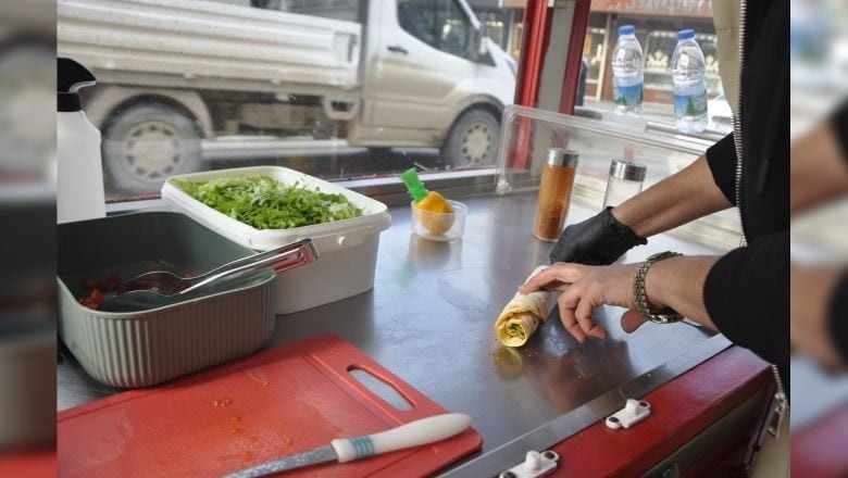 Seyyar Lahmacun 30 Lokanta Lahmacunu 130 TL