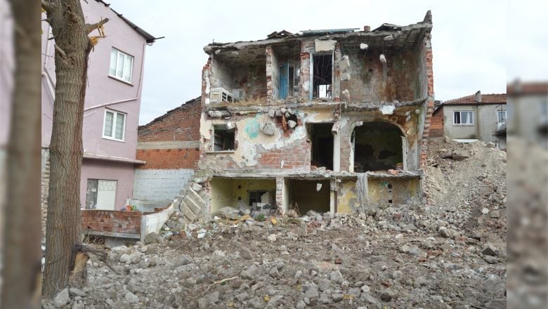 Eski Yapılar Yıkılmak için Deprem Değil Bizzat Yıkım İstiyor