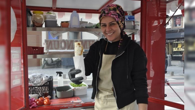 Seyyar Lahmacun 30 Lokanta Lahmacunu 130 TL