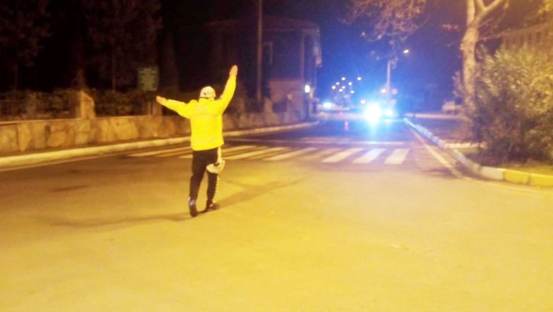 Balıkesir'de Bir İş Yerine "Konsomatris" Baskını! Balıkesir'de Bir İş Yerine "Konsomatris" Baskını!