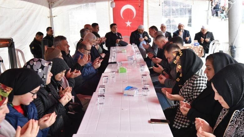 Şehit Polis Memuru İçin İvrindi’de Bir Araya Gelindi