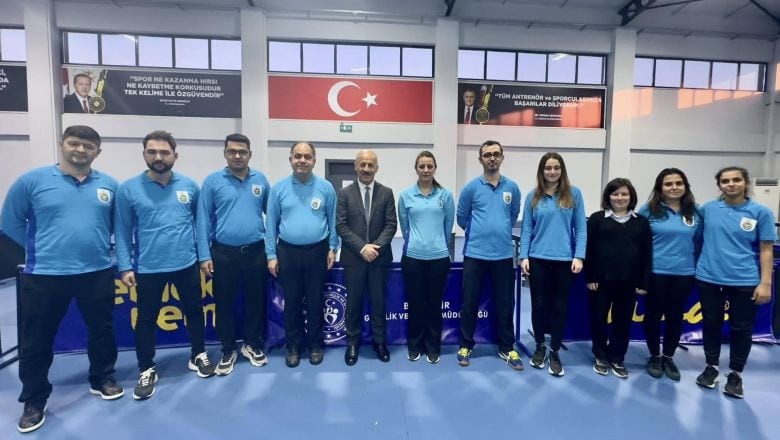 Balıkesir'de Masa Tenisi Yıldızları Ödüllerini Aldı
