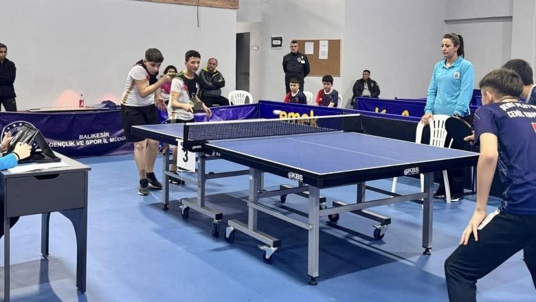 Balıkesir'de Masa Tenisi Yıldızları Ödüllerini Aldı