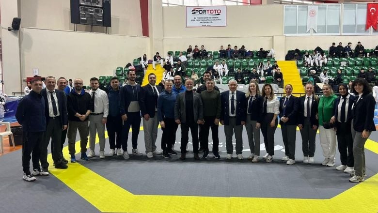 60 Sporcu Şampiyona İçin Balıkesir'de Ter Döktü