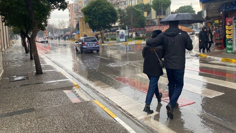 Balıkesir Merkezde Yağmur Etkili Olmaya Başladı