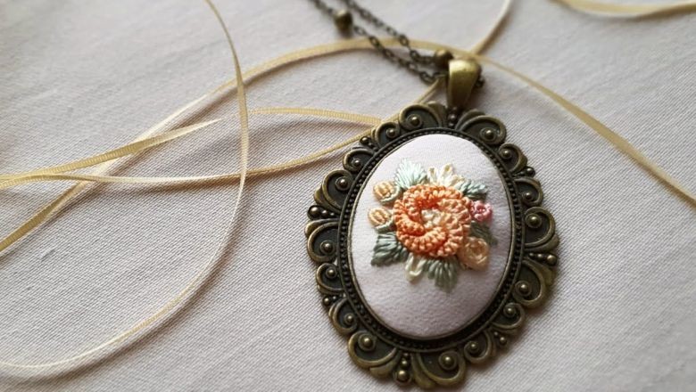 Balıkesir'de Nakış Kolyeler Moda