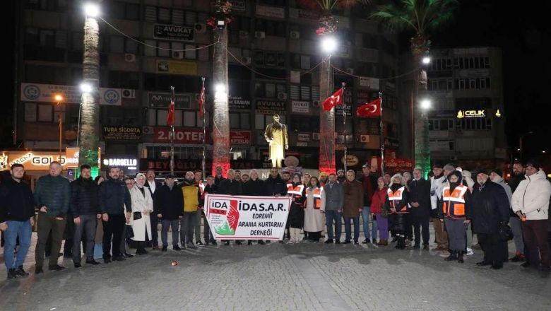 Depremde Hayatını Kaybedenler Saat: 04.17’de Anıldı
