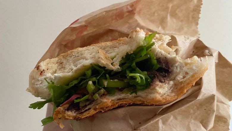 Balıkesir'de Serpme Kahvaltı Ekmek Arasında!
