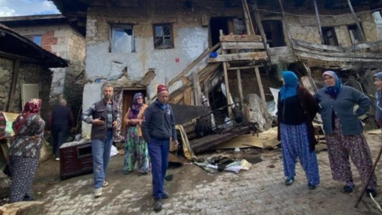 Sındırgı'da Ev Alevlere Teslim Oldu!