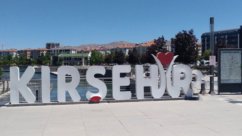 Kırşehir İlinin Kaç İlçesi Var ve En Büyük İlçeleri Hangileri?