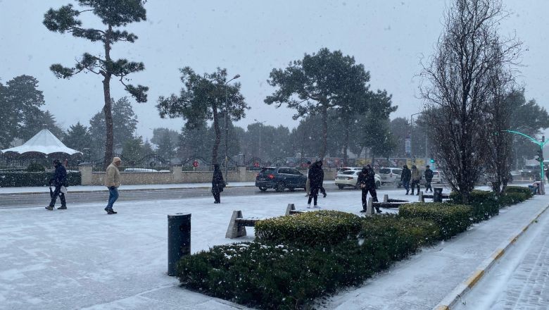 Kar Yağışı Balıkesir’i Sarmaya Devam Ediyor