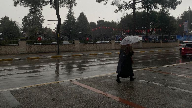 Uyarılar Peş Peşe Geldi! Balıkesir'de Kar Yağışı Başladı
