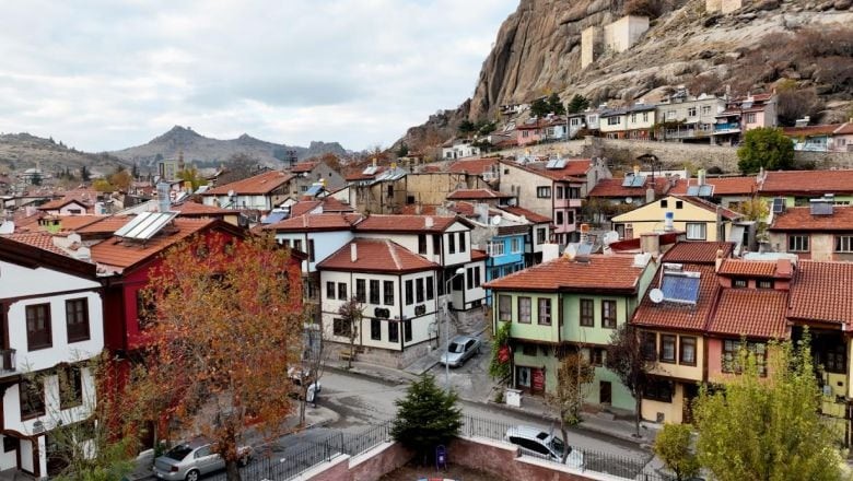 Afyon İlinin Kaç İlçesi Var ve En Büyük İlçeleri Hangileri?