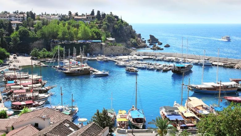 Antalya İlinin Kaç İlçesi Var ve En Büyük İlçeleri Hangileri?