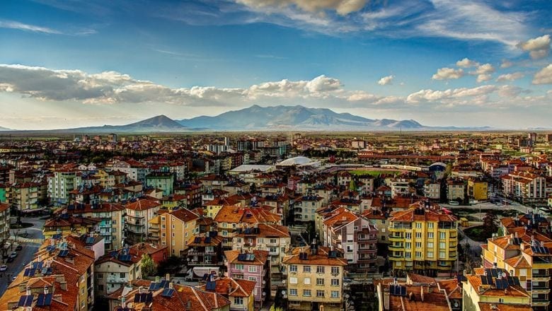 Karaman İlinin Kaç İlçesi Var ve En Büyük İlçeleri Hangileri?