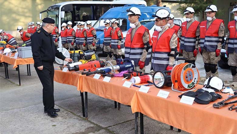 Balıkesir Jandarması Deprem Tatbikatı Düzenledi Balıkesir Jandarması Deprem Tatbikatı Düzenledi