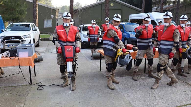 Ekipler Sahada Tatbikat Yaptı Ekipler Sahada Tatbikat Yaptı