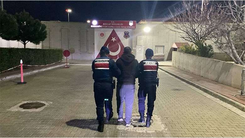 Balıkesir’de 17 Yıldır Aranan Şüpheli Yakalandı Balıkesir’de 17 Yıldır Aranan Şüpheli Yakalandı