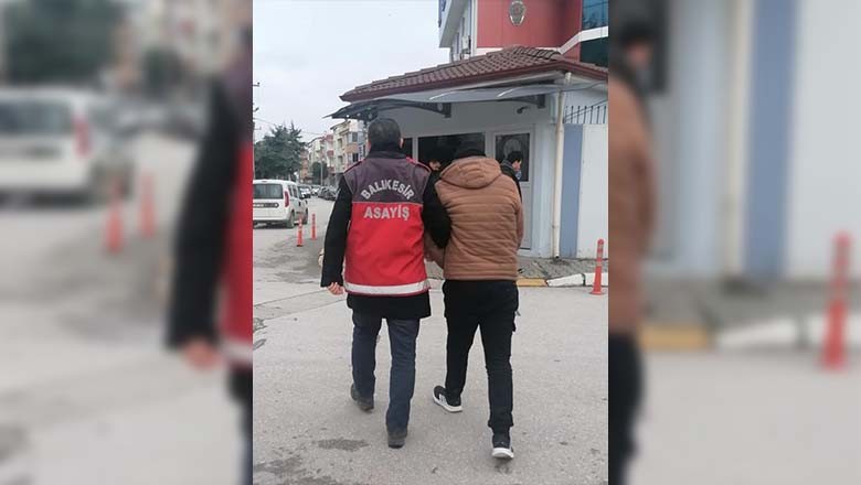 Balıkesir'de Aranan 61 Şahıs Operasyonla Yakalandı Balıkesir'de Aranan 61 Şahıs Operasyonla Yakalandı