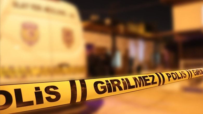 Balıkesir'de Bıçaklı Kavga, 1 Kişi Yaşamını Yitirdi Balıkesir'de Bıçaklı Kavga, 1 Kişi Yaşamını Yitirdi
