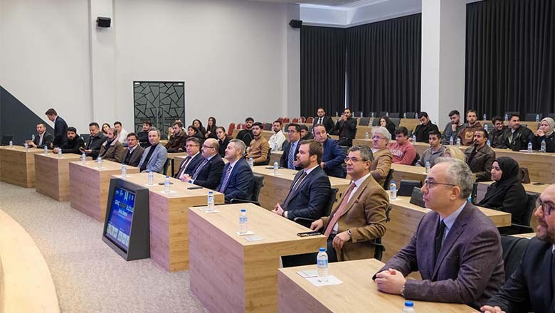 Balıkesir'de Ticaretin Yeni Yıldızları Sahnede Ödüllerini Aldı Balıkesir'de Ticaretin Yeni Yıldızları Sahnede Ödüllerini Aldı