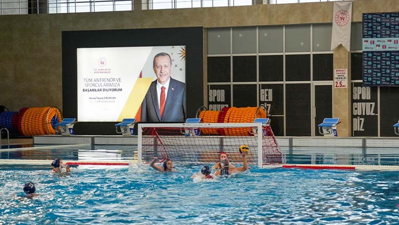 Balıkesir'de Kadınlar Sutopu 1. Lig Müsabakaları Başladı Balıkesir'de Kadınlar Sutopu 1. Lig Müsabakaları Başladı