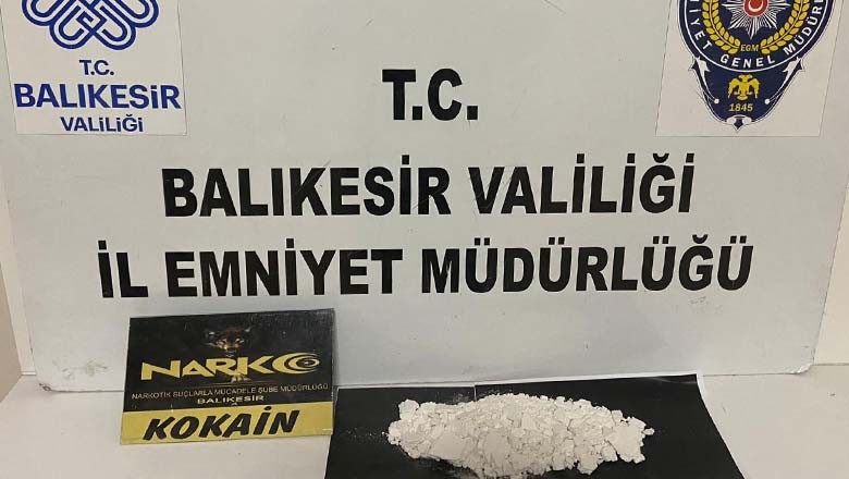 Balıkesir'de Narkotik Operasyonu, 234 Gram Kokain Ele Geçirildi Balıkesir'de Narkotik Operasyonu, 234 Gram Kokain Ele Geçirildi