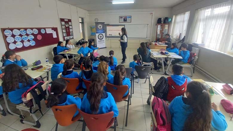 Balıkesir’de Öğrenci ve Velilere Siber Suçlarla Mücadele Eğitimi Balıkesir’de Öğrenci ve Velilere Siber Suçlarla Mücadele Eğitimi