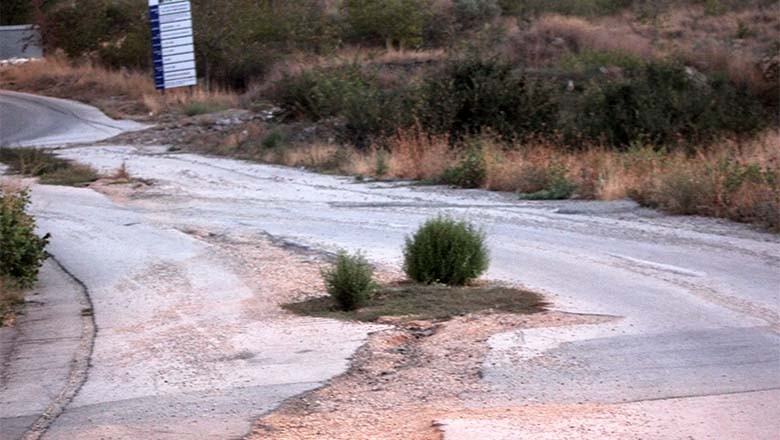 Balıkesir’e Asfalt da Dökseler Ot Biter Balıkesir’e Asfalt da Dökseler Ot Biter