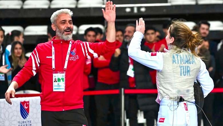 Balıkesirli Alara Atmaca Avrupa Şampiyonu Oldu Balıkesirli Alara Atmaca Avrupa Şampiyonu Oldu