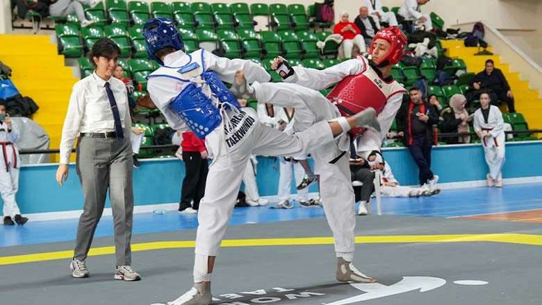 Balıkesirli Sporcu Gençler İl Birinciliği İçin Sahada Balıkesirli Sporcu Gençler İl Birinciliği İçin Sahada